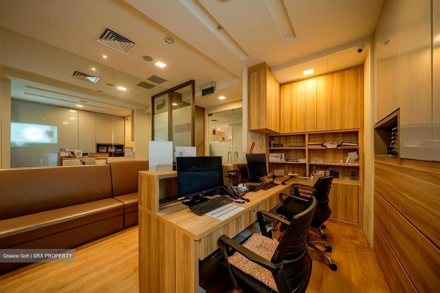 Mount Elizabeth Novena Hospital (D12), Retail #526777201